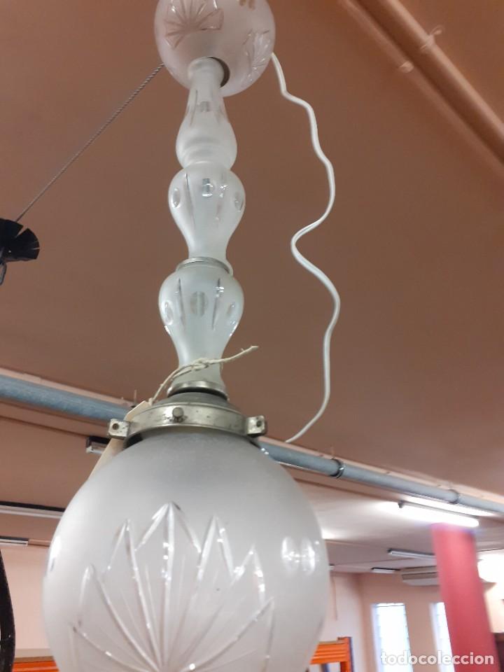 Antig&uuml;edades: Lampara techo cristal y globo - Foto 3