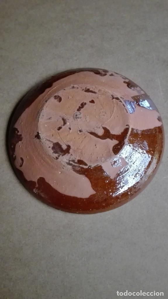 Antig&uuml;edades: Plato de barro cocido y vidriado - Foto 2