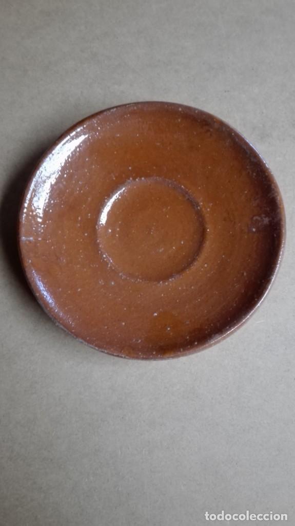 Antig&uuml;edades: Plato de barro cocido y vidriado - Foto 1