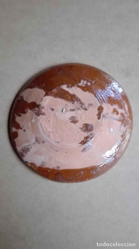 Antig&uuml;edades: Plato de barro cocido y vidriado - Foto 2