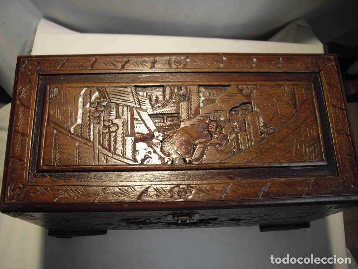 Antig&uuml;edades: ARCA TALLADA SE&Ntilde;ORES OSCURA - Foto 5