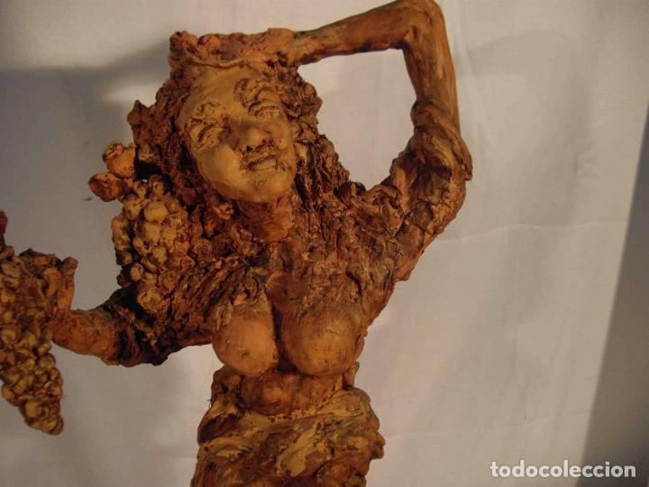 Antig&uuml;edades: FIGURA TERRACOTA MUJER CON RACIMO - Foto 4