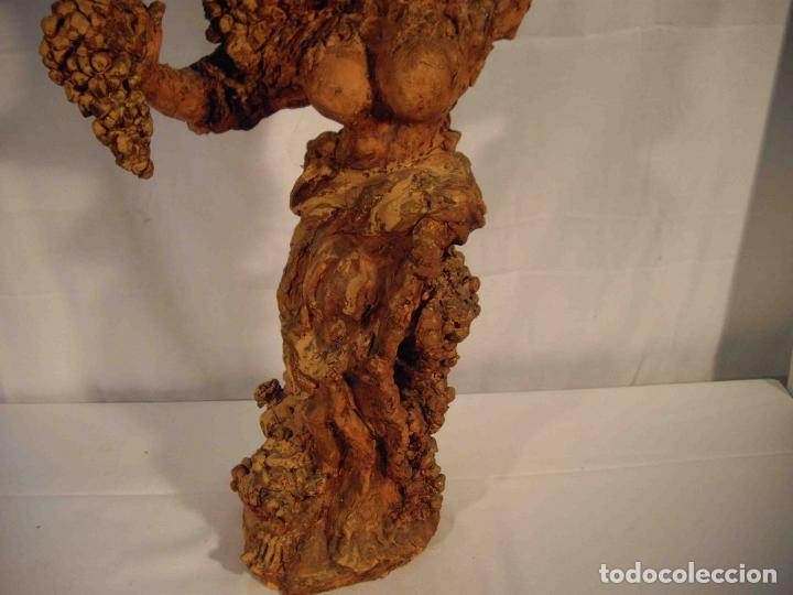 Antig&uuml;edades: FIGURA TERRACOTA MUJER CON RACIMO - Foto 5