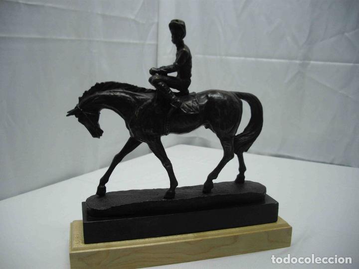Antig&uuml;edades: FIGURA BRONCE JOKEY - Foto 3