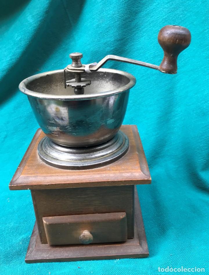 Antig&uuml;edades: Molinillo cafe en madera - Foto 1