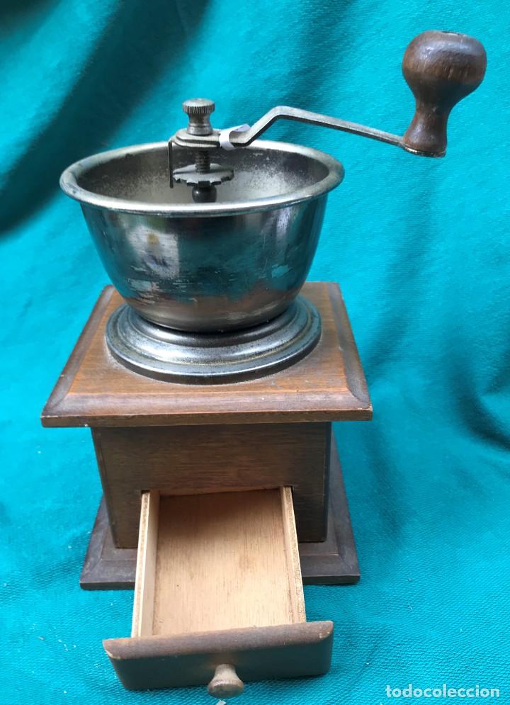 Antig&uuml;edades: Molinillo cafe en madera - Foto 2
