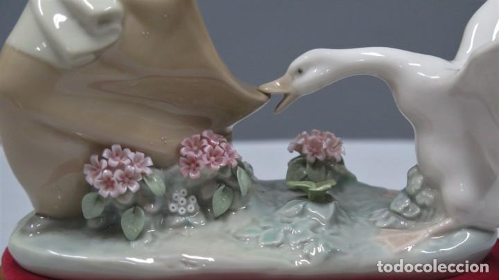 Antig&uuml;edades: FIGURA DE MUCHACHA CON PATO. LLADRO - Foto 3