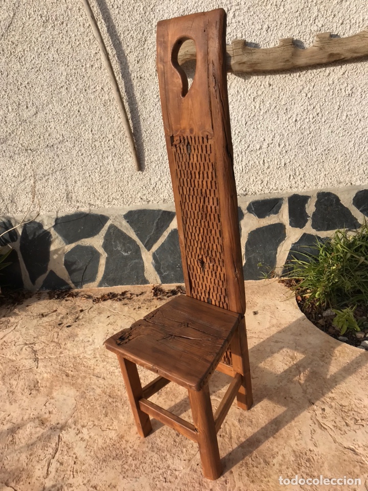 Antig&uuml;edades: Silla r&uacute;stica construida con balda de trillo - Foto 1