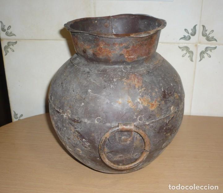 Antig&uuml;edades: Antigua Jarra u Olla de Hierro - Foto 2