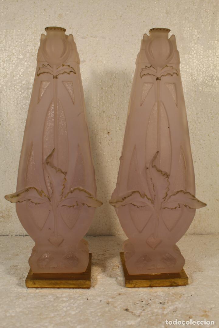 Oggetti Antichi: 2 figuras jarrones guarnicion de cristal antiguo