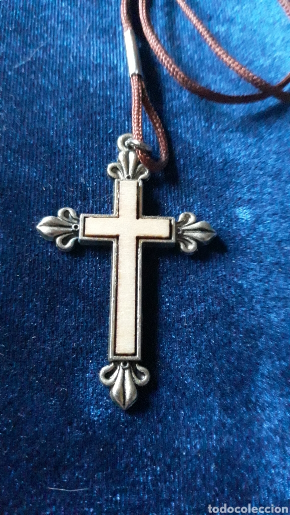 Antig&uuml;edades: Cruz con cord&oacute;n. - Foto 1