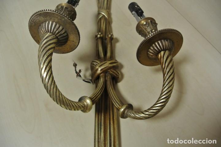 Antig&uuml;edades: PAREJA DE APLIQUE EN BRONCE ESTILO LUIS XVI - Foto 8