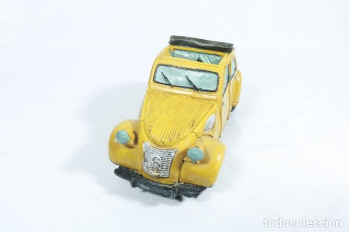 Antig&uuml;edades: Miniatura citroen c2 1952 h96 - Foto 2