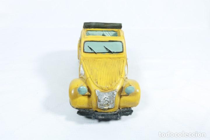 Antig&uuml;edades: Miniatura citroen c2 1952 h96 - Foto 3