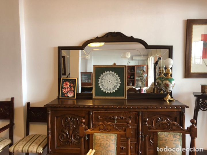 Mueble auxiliar antiguo estilo alfonsino. Aparador de entrada, recibidor,  entredós bufet estilo isabelino.