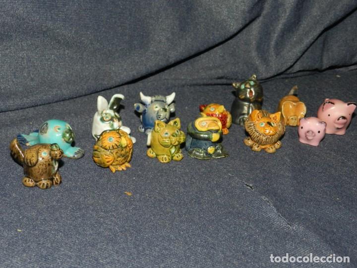 Antig&uuml;edades: (A49) LOTE DE 13 FIGURAS ANIMALES DE BARRO A&Ntilde;OS 70/80, 3CM, SE&Ntilde;ALES DE USO NORMALES