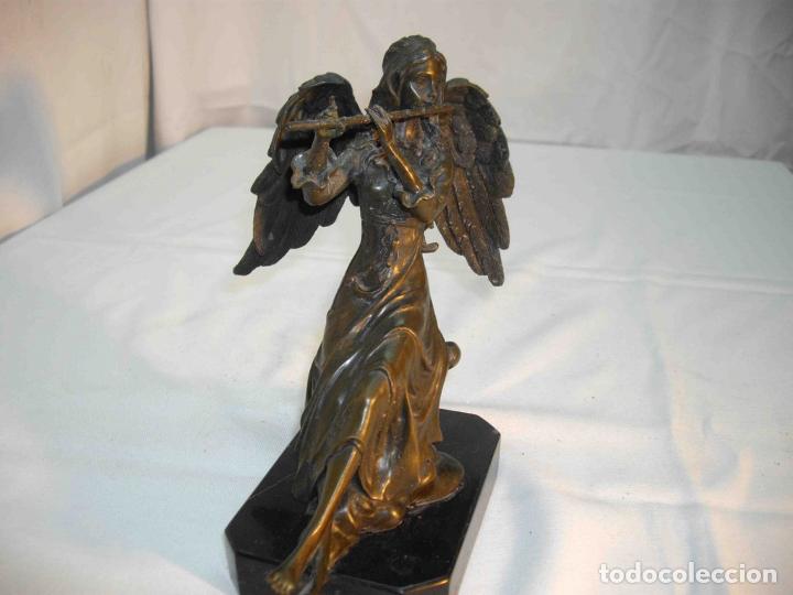 Antig&uuml;edades: FIGURA BRONCE MUJER ALADA FLAUTA - Foto 3