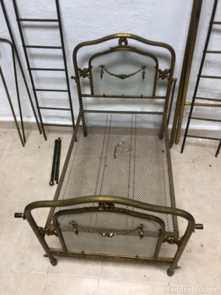 Antig&uuml;edades: Cuna de Bronce y cristal - Foto 17