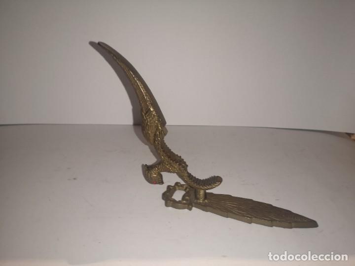 Antig&uuml;edades: Abridor y cascanueces antiguo en bronce - Foto 2