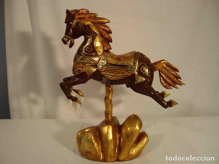 Antig&uuml;edades: FIGURA CABALLO MADERA - Foto 1