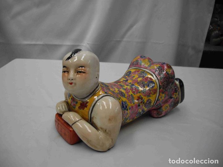 Antig&uuml;edades: ALMOHADA PAREJA COLORES - Foto 2