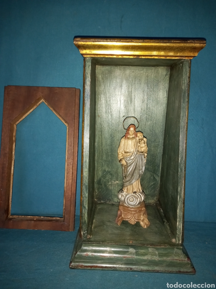 Antig&uuml;edades: Capilla policromada de madera. - Foto 2