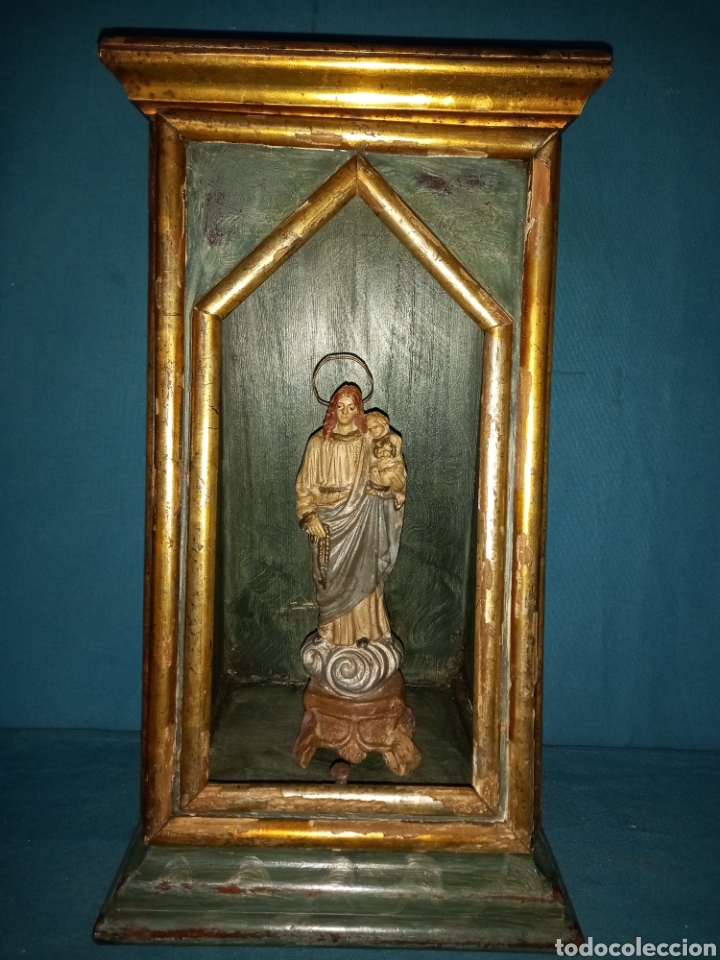 Antig&uuml;edades: Capilla policromada de madera. - Foto 1