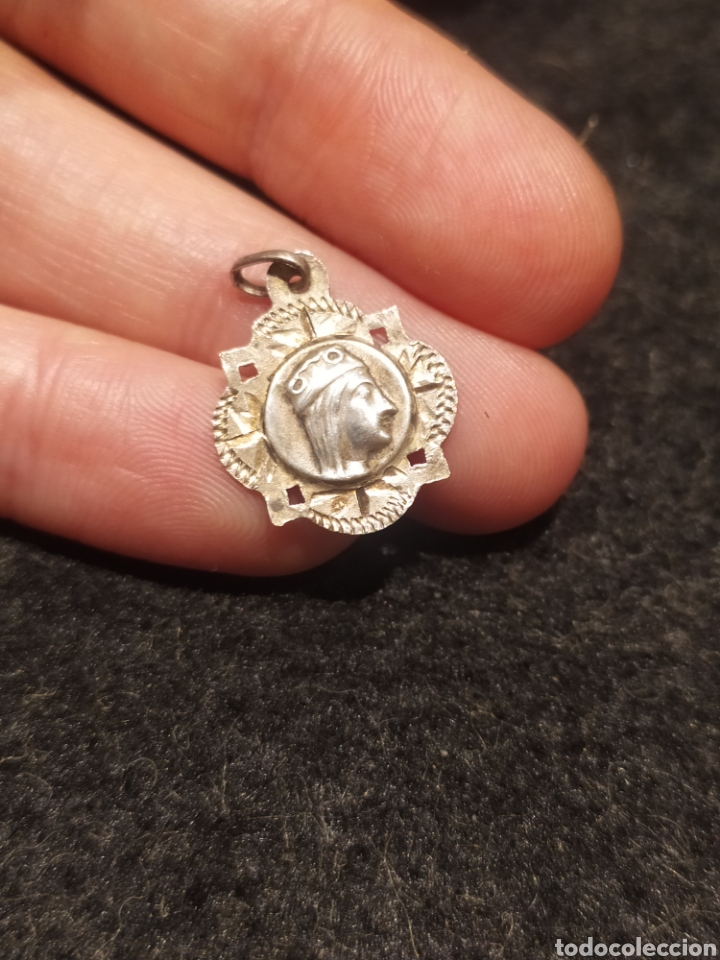 Antig&uuml;edades: Medalla de plata Virgen de Montserrat - Foto 3