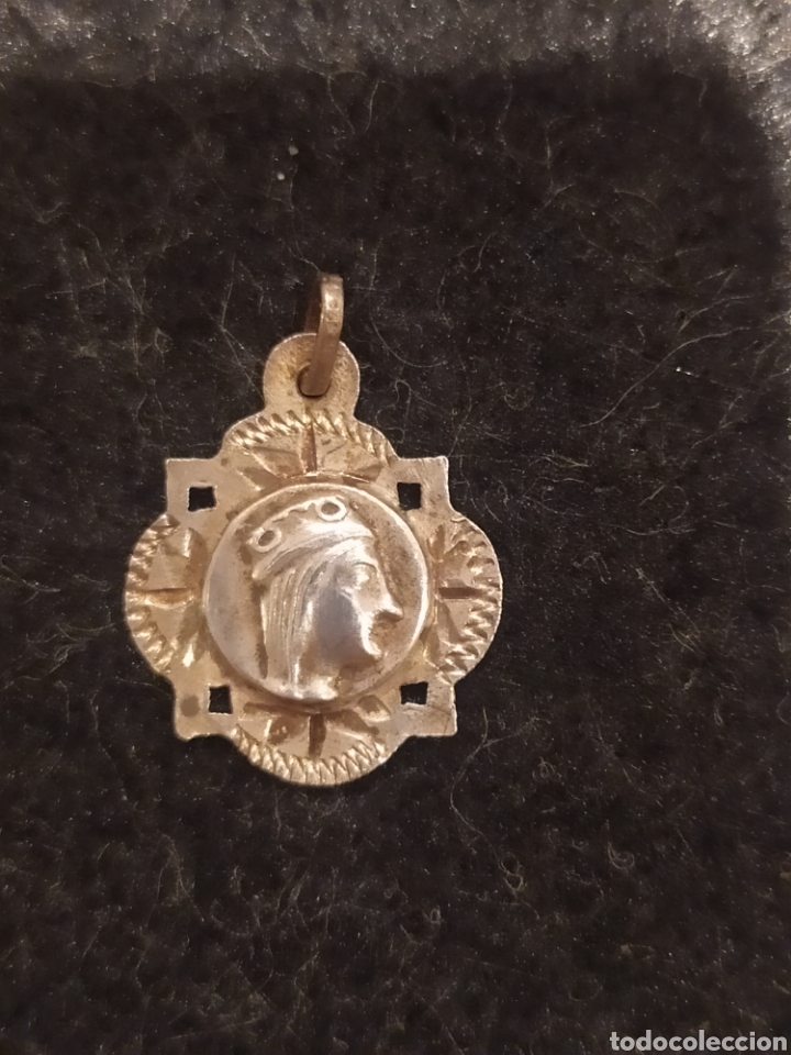 Antig&uuml;edades: Medalla de plata Virgen de Montserrat - Foto 1