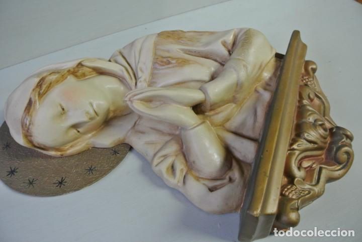 Antig&uuml;edades: Figura de la Virgen Maria. Estuco. - Foto 3