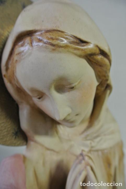 Antig&uuml;edades: Figura de la Virgen Maria. Estuco. - Foto 4