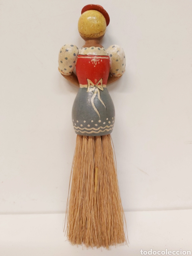 Antig&uuml;edades: Cepillo madera policromada 21cm - Foto 2