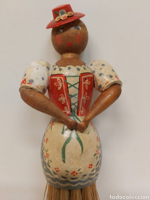 Antig&uuml;edades: Cepillo madera policromada 21cm - Foto 3