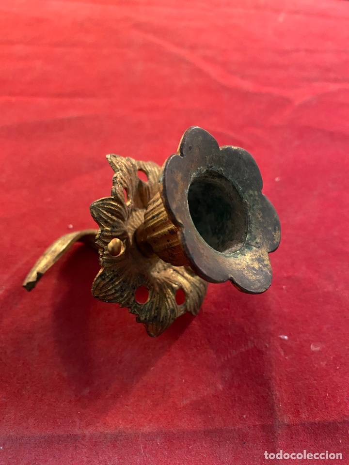 Antig&uuml;edades: Pieza bronce portavelas - Foto 2