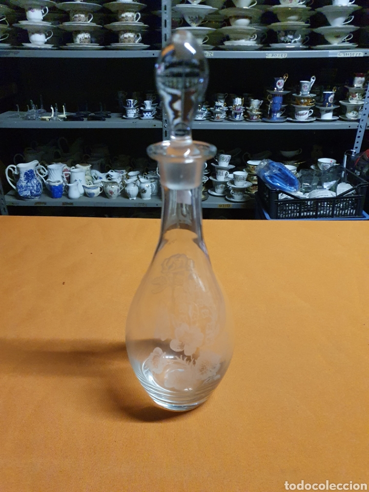Antig&uuml;edades: Botella cristal tallado - Foto 1