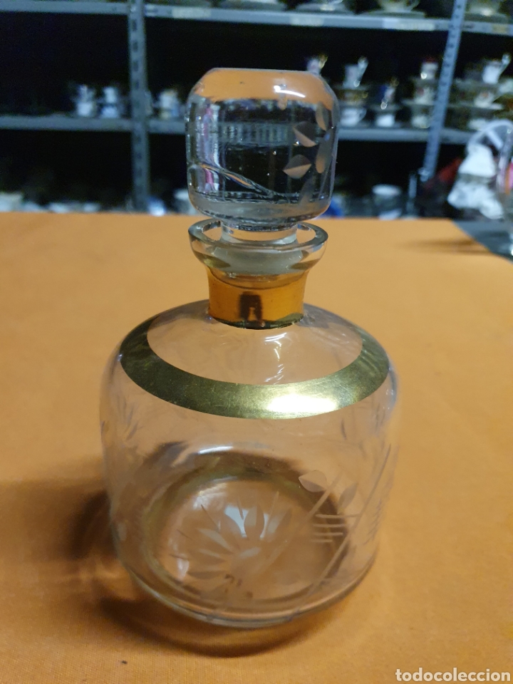 Antig&uuml;edades: Botella cristal tallado - Foto 1