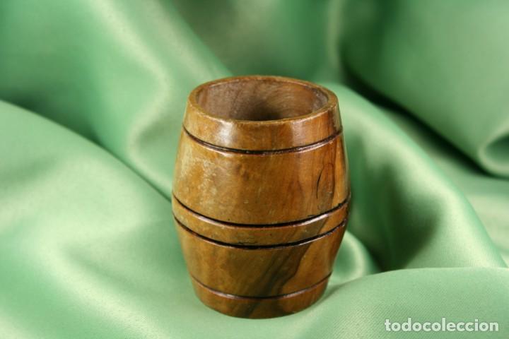 Antiques: Barril Madera. Lapicero. Segunda Mitad S.XX. Wooden barrel. Pencil.