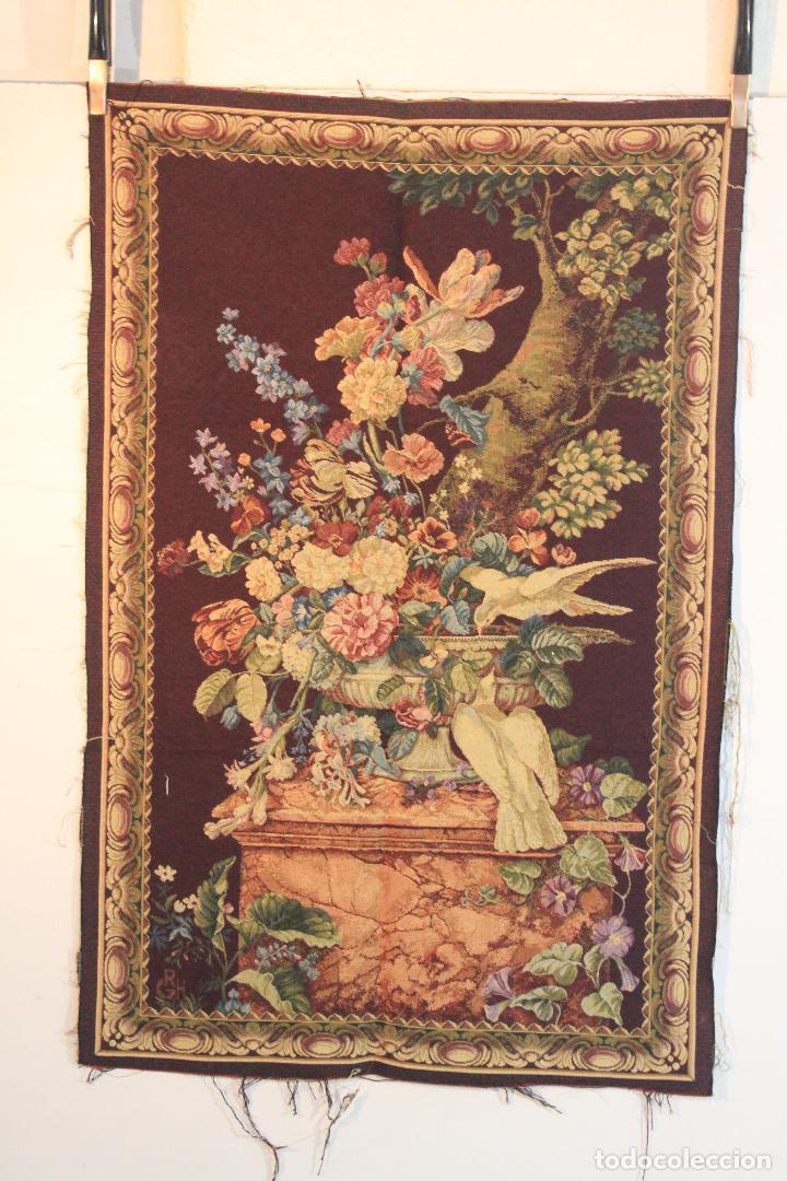 Antig&uuml;edades: TAPIZ BODEGON FLORES PALOMAS &nbsp;&nbsp;&nbsp;&nbsp;&nbsp;&nbsp;&nbsp;&nbsp;&nbsp; - Foto 1