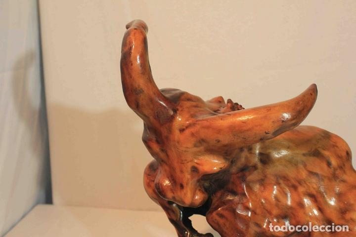 Antig&uuml;edades: FIGURA TALLA RAIZ TORO - Foto 2