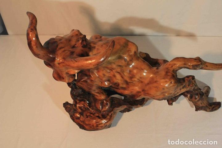 Antig&uuml;edades: FIGURA TALLA RAIZ TORO - Foto 6