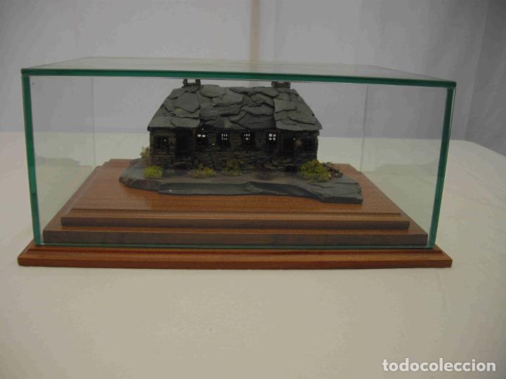Oggetti Antichi: MAQUETA CASA PIEDRA UN PISO URNA