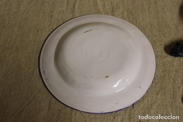 Antig&uuml;edades: plato de manises flor - Foto 2