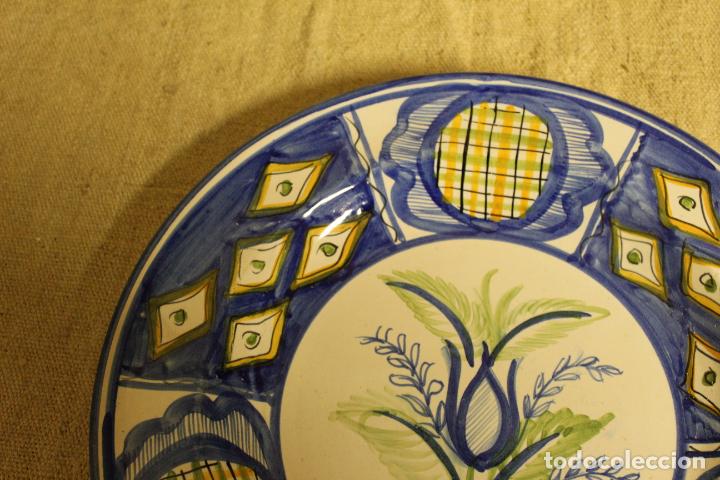 Antig&uuml;edades: plato de manises flor - Foto 3