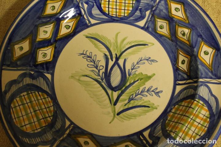 Antig&uuml;edades: plato de manises flor - Foto 4