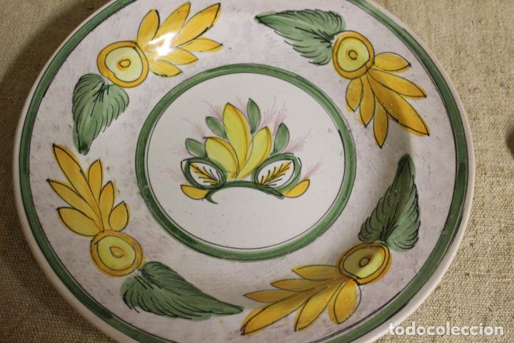 Antig&uuml;edades: plato de manises flor - Foto 4