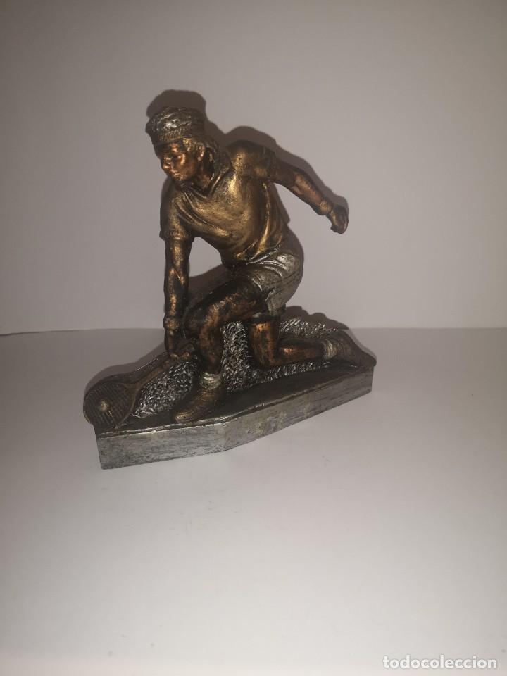 Antig&uuml;edades: Figura de tenista - Foto 1