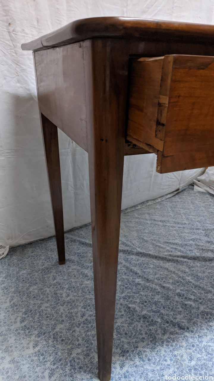 Antig&uuml;edades: Mesa de nogal - Foto 2