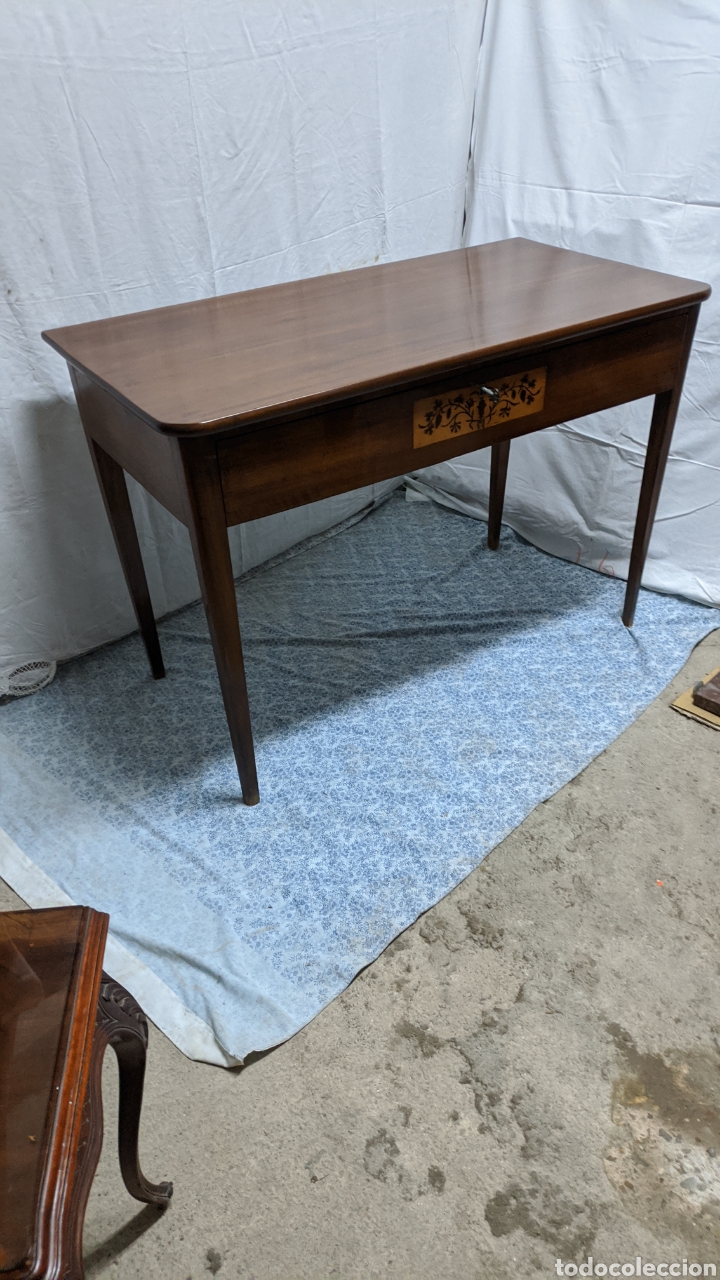 Antig&uuml;edades: Mesa de nogal - Foto 1