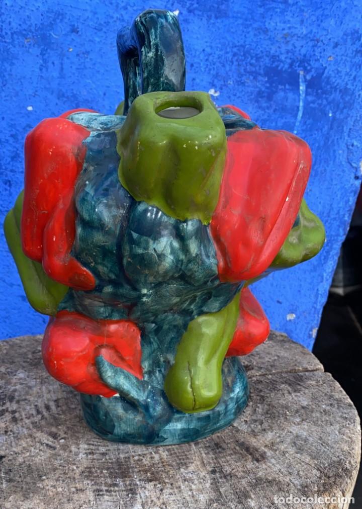Antig&uuml;edades: BOTIJO ANTIGUO CON ALGORIA DE PIMIENTOS - Foto 1