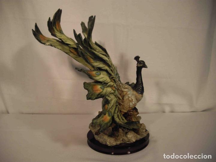 Antig&uuml;edades: FIGURA RESINA PAVO REAL - Foto 3